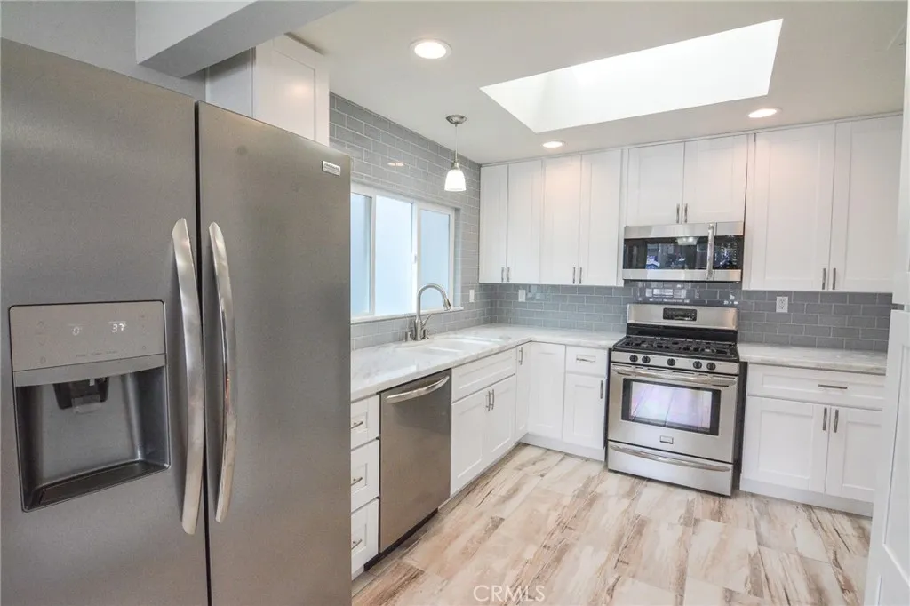 https://cdn.realtyfeed.com/cdn/127/306595345/45d595f9c79914b15ae09ba091430b69.webp