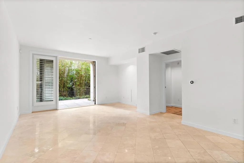 Photo #14: NDP2511114 Listing: Photo #14