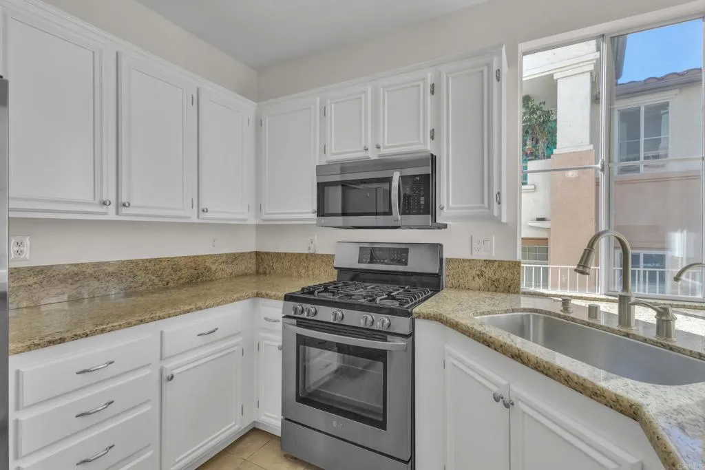 https://cdn.realtyfeed.com/cdn/127/306595365/c6f8038ab76f491e32a9cb6357895912.webp