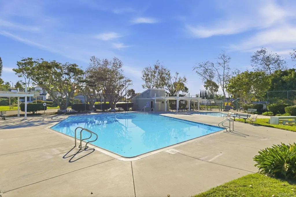 https://cdn.realtyfeed.com/cdn/127/306595368/7ae15f667c407462554f22445a3d7d81.webp