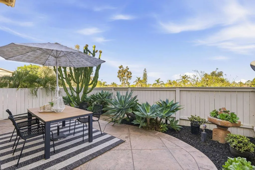 https://cdn.realtyfeed.com/cdn/127/306595368/8cbdd1150435b980ee561998592e8f22.webp