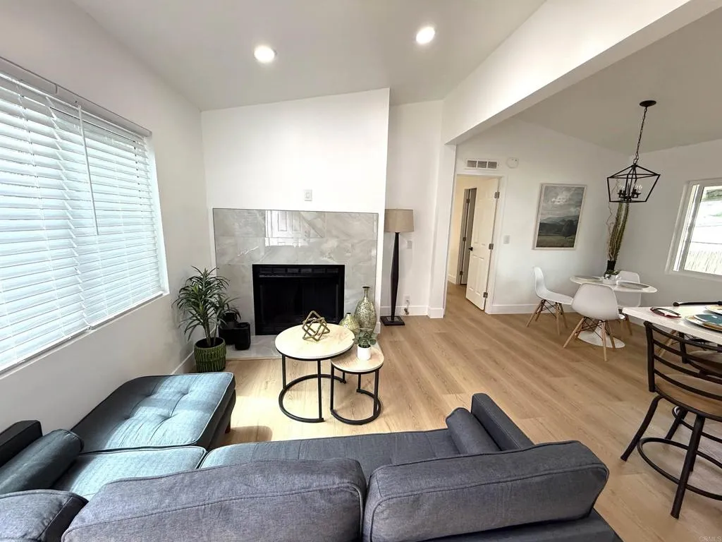 https://cdn.realtyfeed.com/cdn/127/306595392/7c5d8d37c23f7739ff894ef80183bdcd.webp