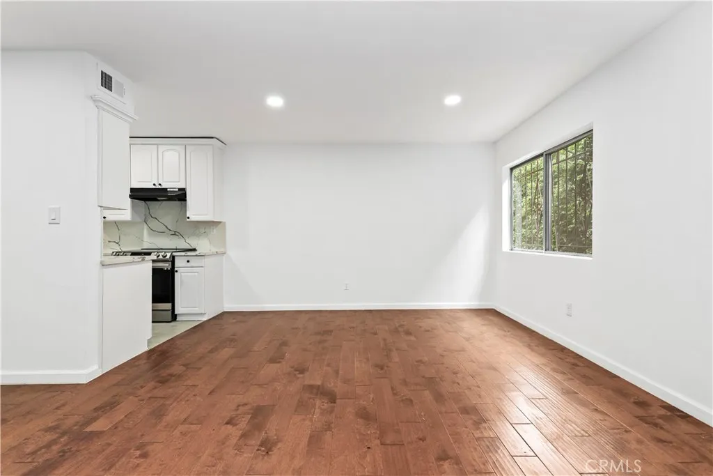 1045 N Kings Road Unit 105, West Hollywood, CA 90069 - Photo 5 of 34, West Hollywood, CA