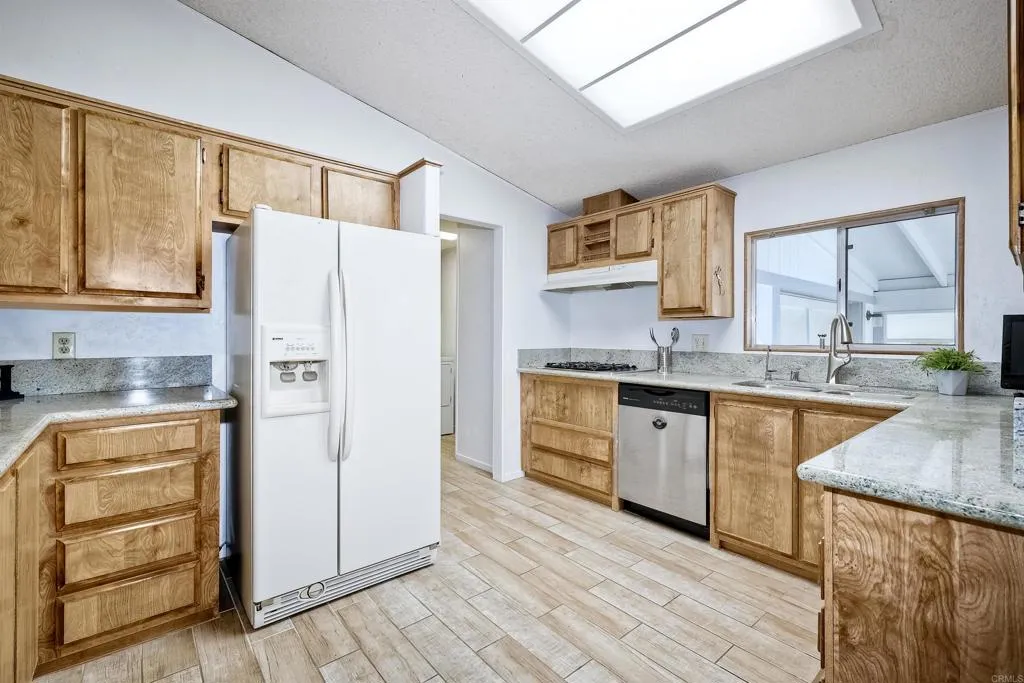 https://cdn.realtyfeed.com/cdn/127/306595469/0e5c6e74369457dac7b7eff5b0ba4f2e.webp