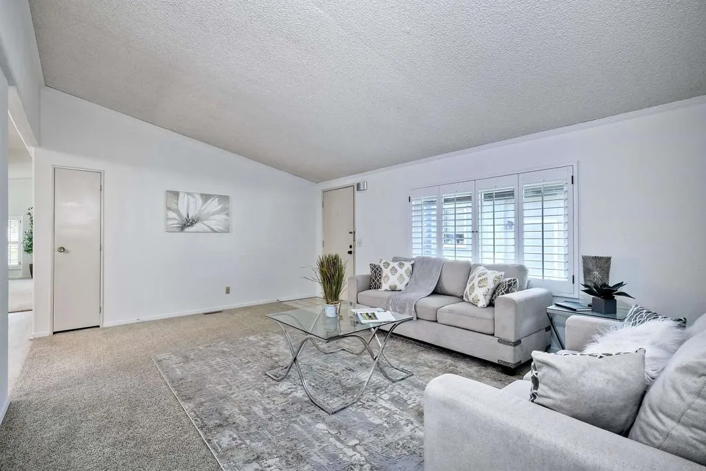 https://cdn.realtyfeed.com/cdn/127/306595469/3b5dbb272d3f1815242804c5046fe3d3.webp