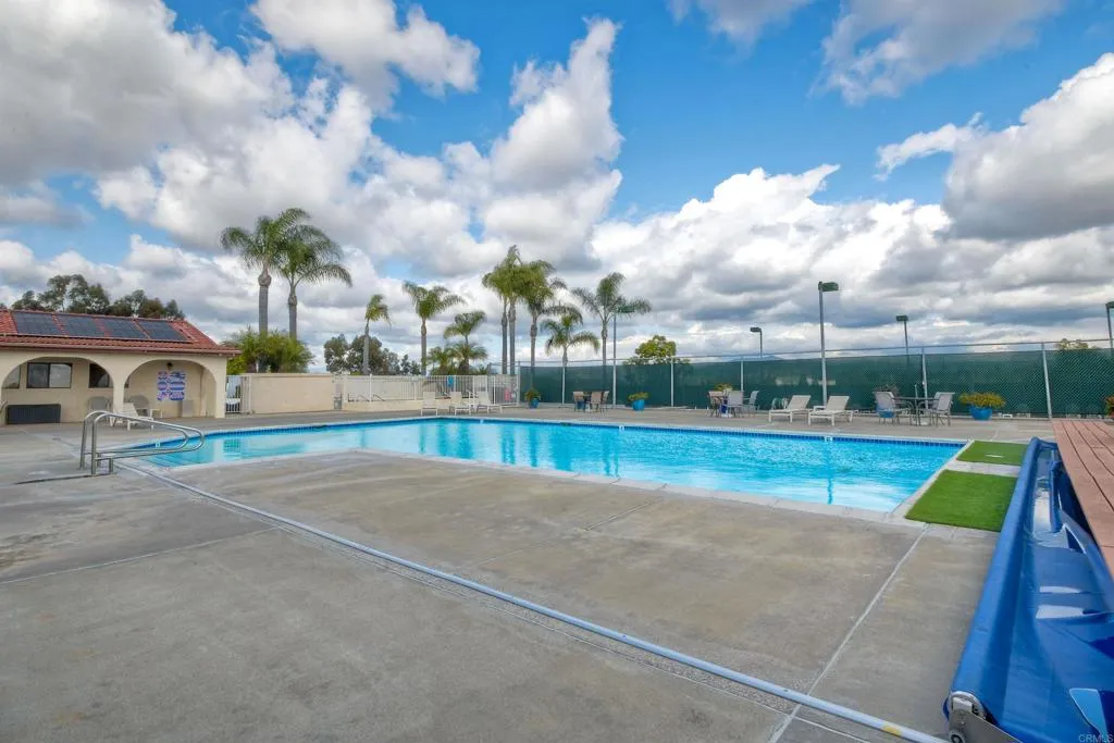 https://cdn.realtyfeed.com/cdn/127/306595469/884c990468136f22db82ce987310a946.webp