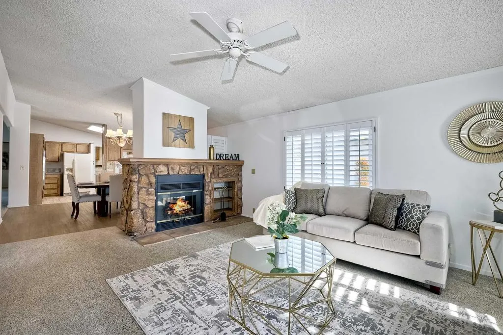 https://cdn.realtyfeed.com/cdn/127/306595469/eb66d103f4d2648d743ed8743bf4244d.webp