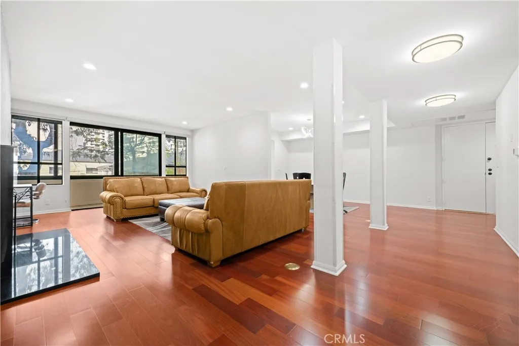 1277 S Beverly Glen Boulevard Unit 405, Los Angeles, CA 90024 - Photo 3 of 34, Los Angeles, CA