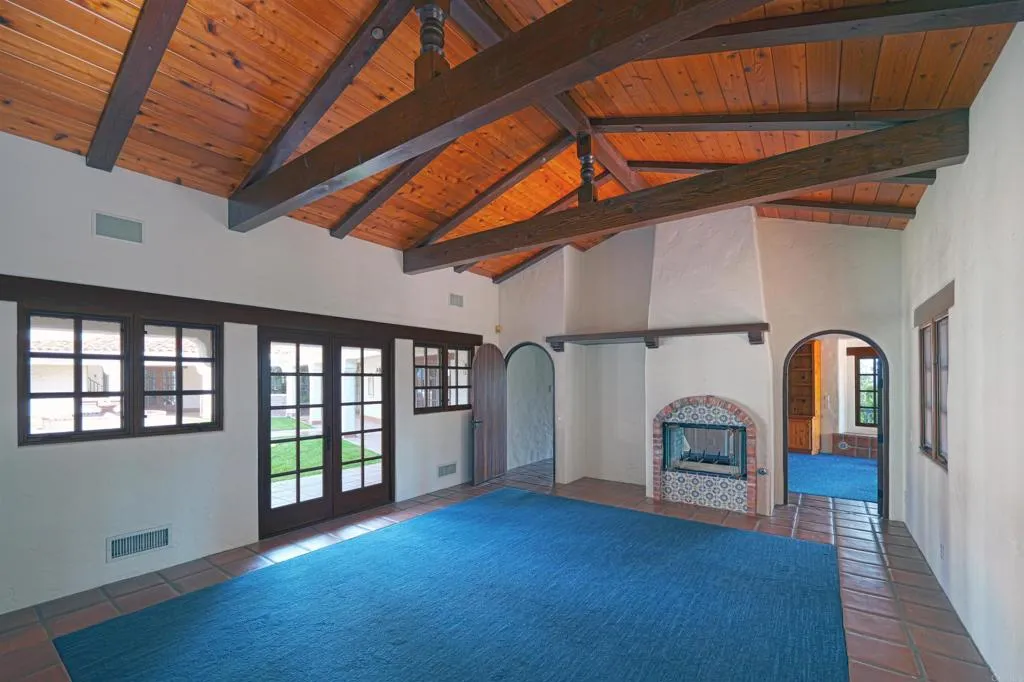 https://cdn.realtyfeed.com/cdn/127/306595694/0a3ac5990aa58ed0ee9e60cc0707364a.webp