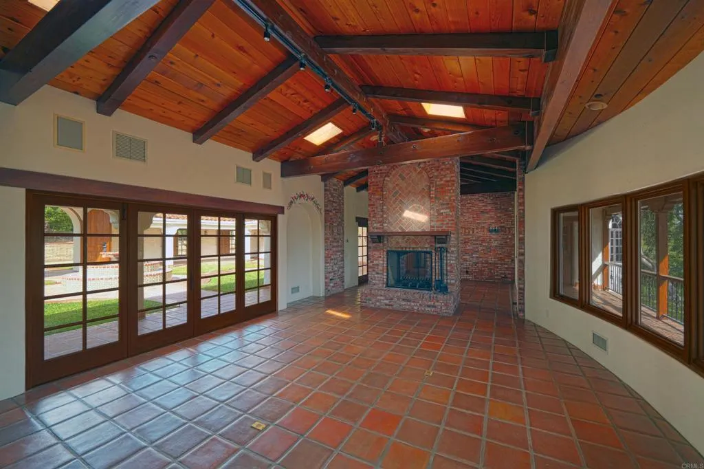 https://cdn.realtyfeed.com/cdn/127/306595694/28838f1e59ddd6ebb96172c8a65f858b.webp