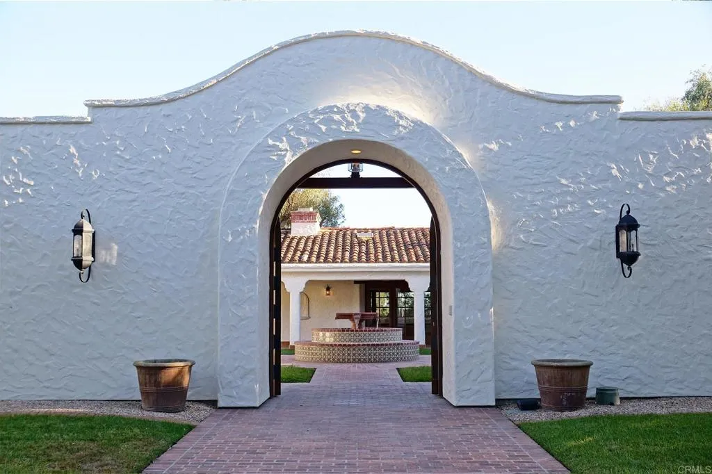 https://cdn.realtyfeed.com/cdn/127/306595694/2e073168b1d9bccc80a8936164b96024.webp