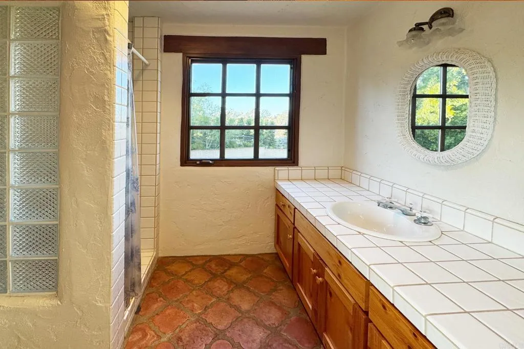 https://cdn.realtyfeed.com/cdn/127/306595694/50f1eafc66bb9479196daf79a87f0128.webp