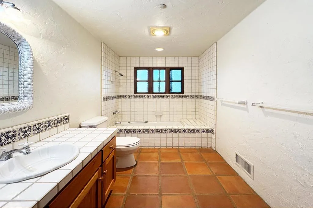 https://cdn.realtyfeed.com/cdn/127/306595694/9877dff663b42ffa657682cd93eeaef5.webp