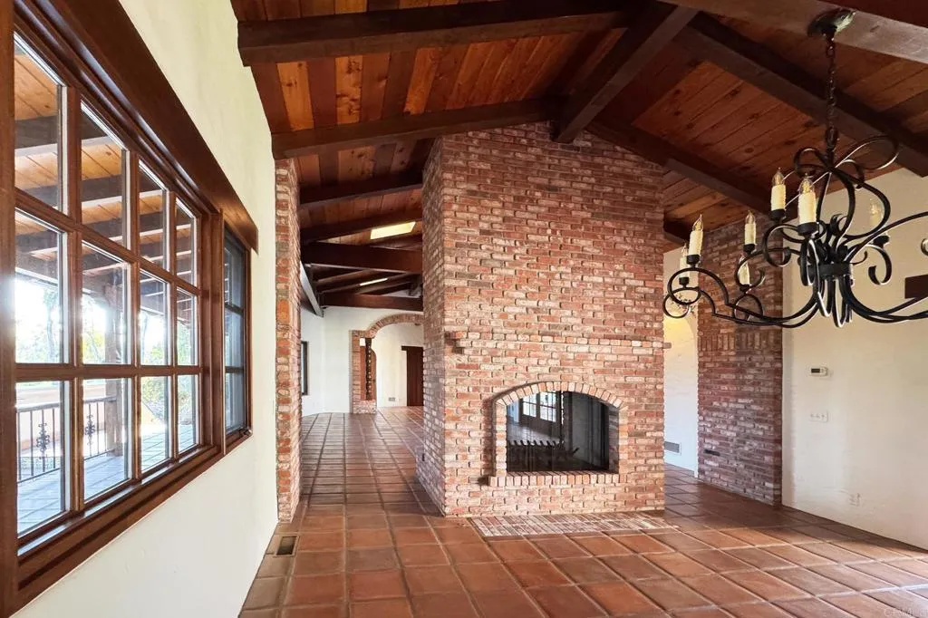 https://cdn.realtyfeed.com/cdn/127/306595694/c695e4f9f7b5ec337c6a4dd91245812a.webp