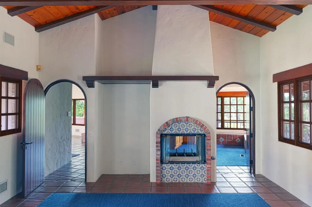 https://cdn.realtyfeed.com/cdn/127/306595694/d6ac6e5de1dc84e3796e7ae492bdd695.webp