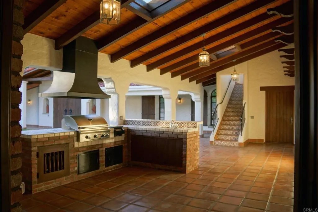 https://cdn.realtyfeed.com/cdn/127/306595694/f1691ec037f14b20f7411eb8b266ef02.webp