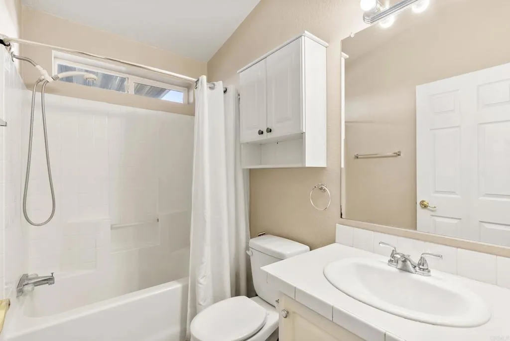 https://cdn.realtyfeed.com/cdn/127/306595765/54c6cf11a32382d255efd46bc396c991.webp