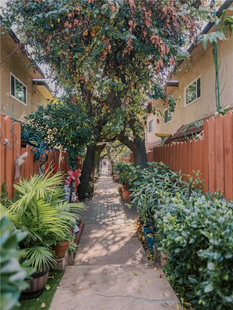 14527 Plummer 202