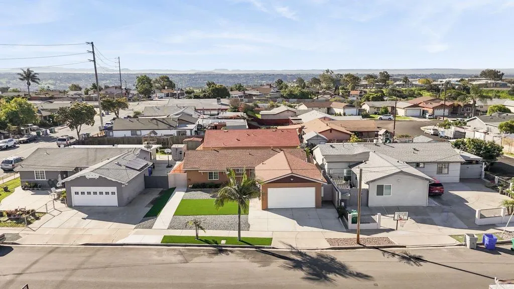 https://cdn.realtyfeed.com/cdn/127/306595847/6462f7f643061570500d93198ac6eb40.webp