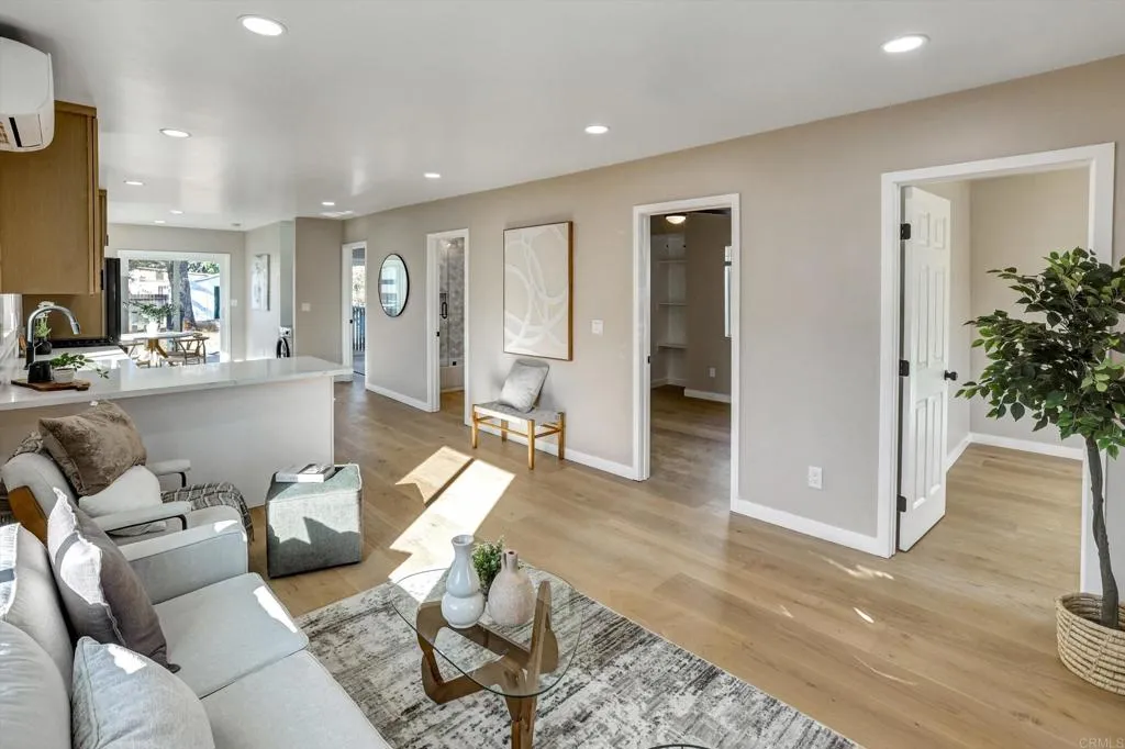 https://cdn.realtyfeed.com/cdn/127/306595960/33c534bfdf94531623f9252947d4adcf.webp