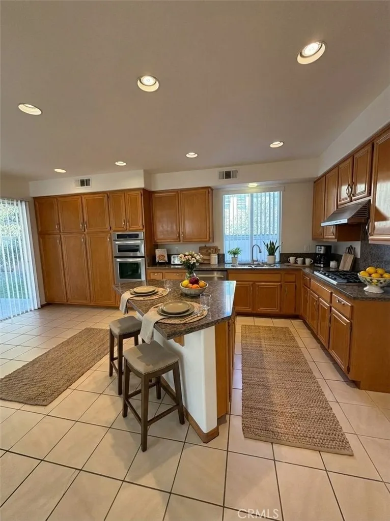 Lake Forest, CA 92610