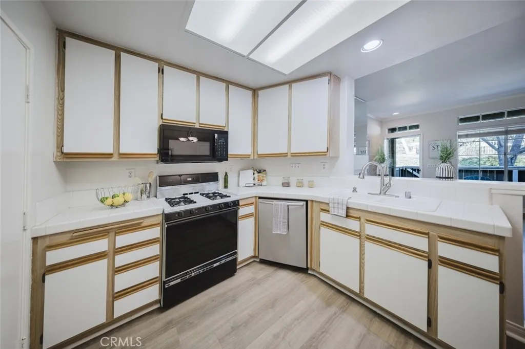 16411 O'mally Court Unit 2, La Mirada, CA 90638 - Photo 4 of 36, La Mirada, CA
