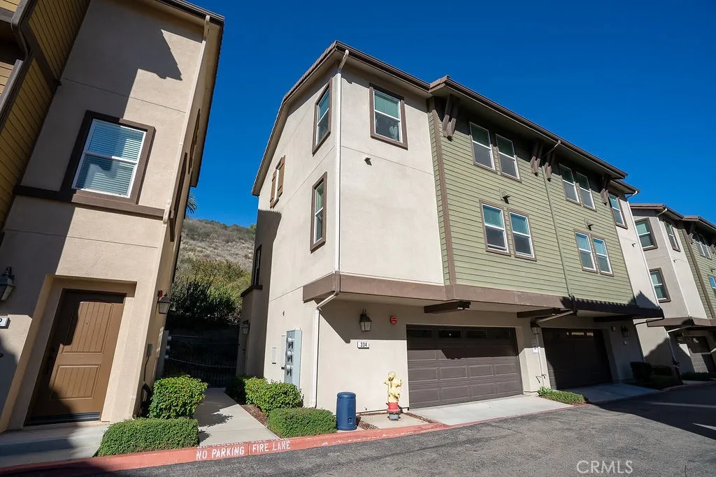 https://cdn.realtyfeed.com/cdn/127/306596122/19322ca83942c80ff92a5878251d5b36.webp