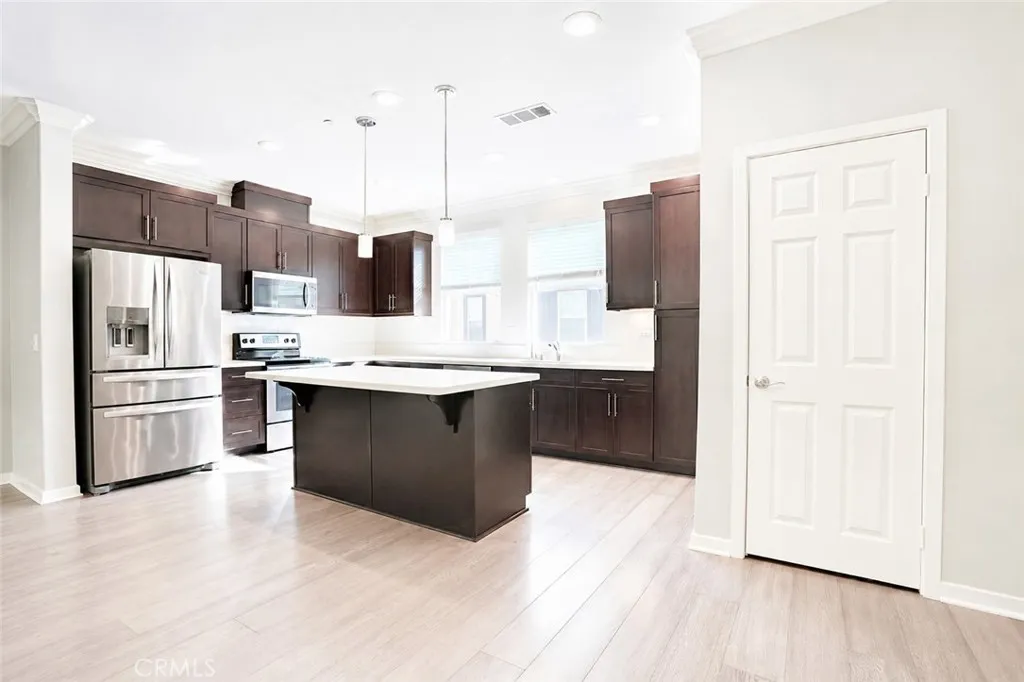 https://cdn.realtyfeed.com/cdn/127/306596122/1ff2177ad34b6adc8db993ab1901365b.webp