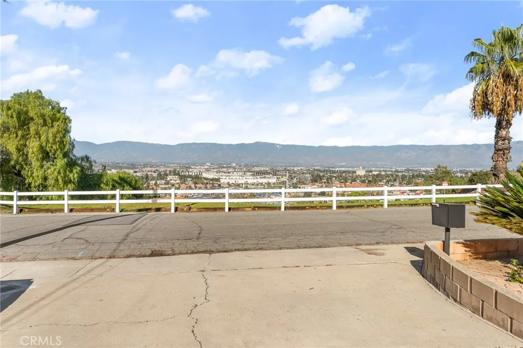 22895 Vista Grande, Grand Terrace, CA 92313 - Photo 5 of 42, Grand Terrace, CA