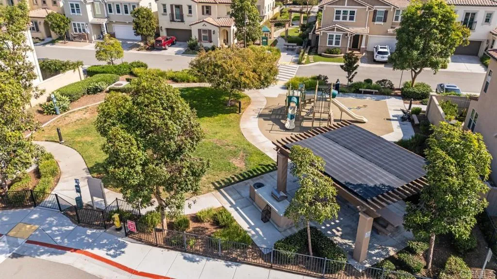 https://cdn.realtyfeed.com/cdn/127/306596233/c13dea33558382867ef77d2af8b76073.webp