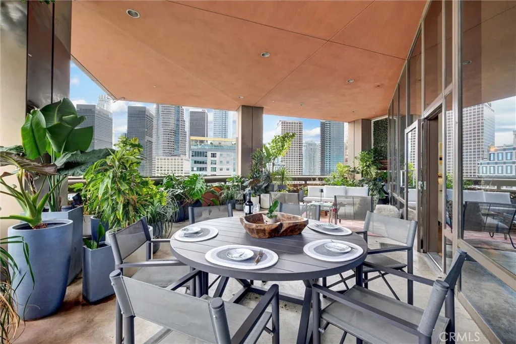 Los Angeles, CA 90017