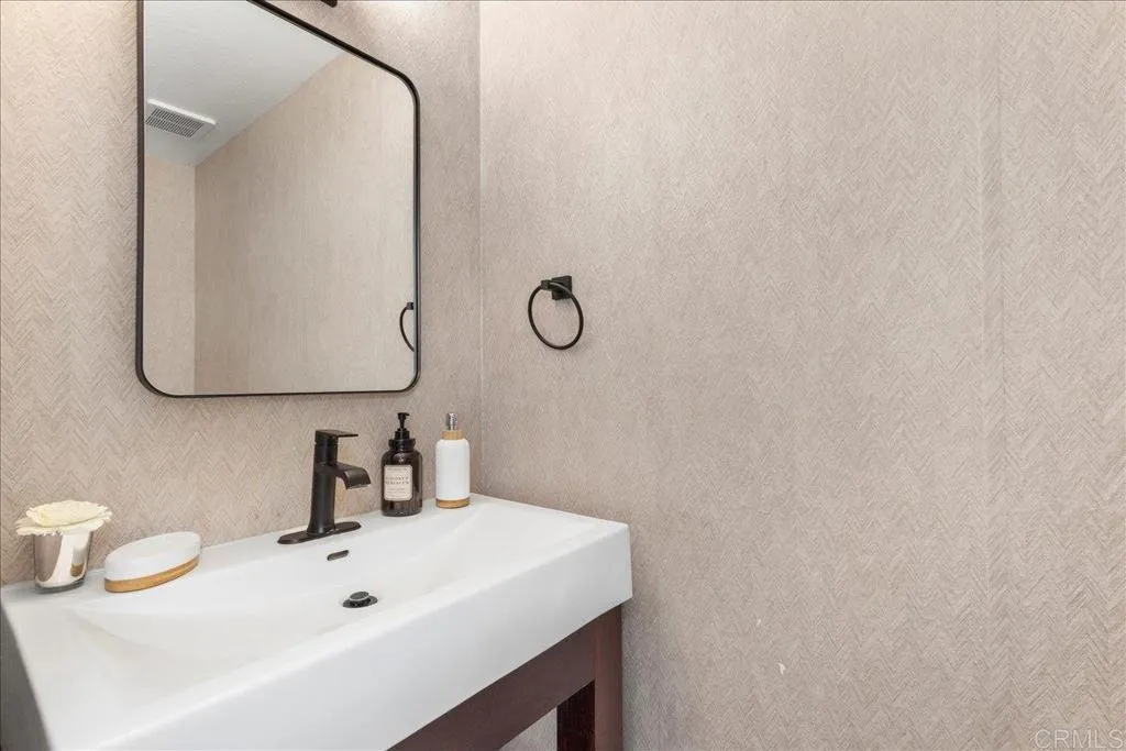 https://cdn.realtyfeed.com/cdn/127/306596290/060d34f27b5e43aab980a1b6c6970a6b.webp