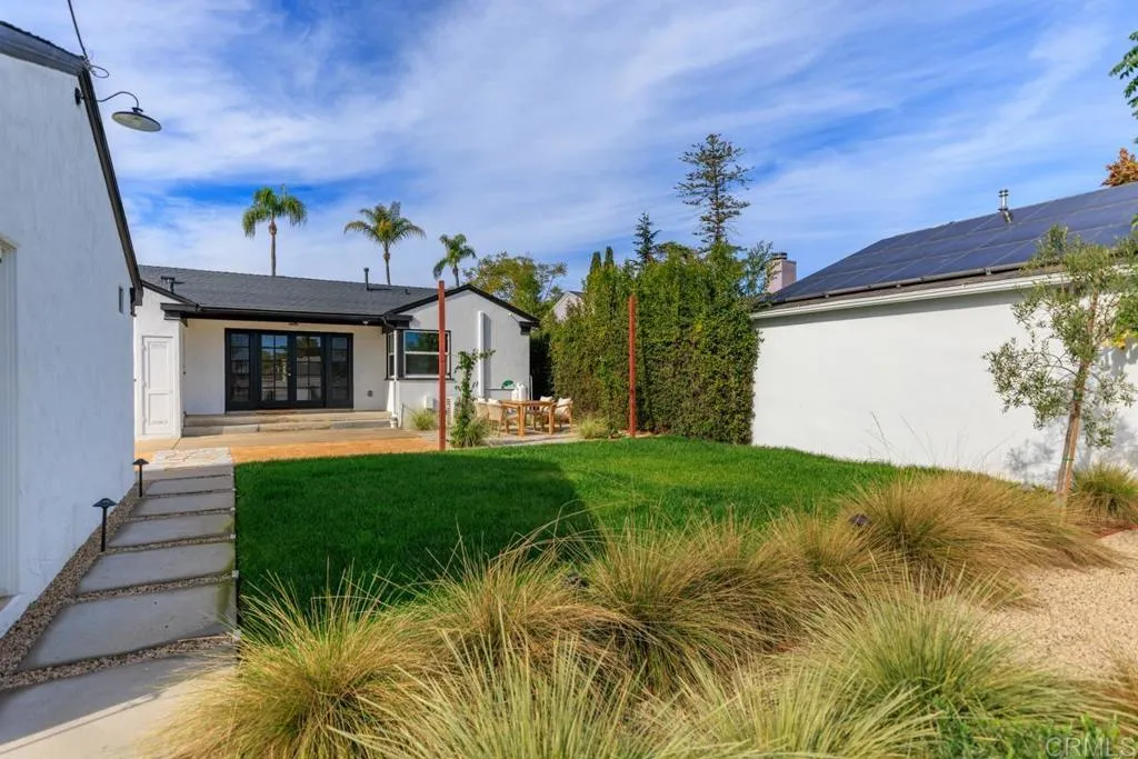 https://cdn.realtyfeed.com/cdn/127/306596461/957bec359763ae4be433d285ba189662.webp