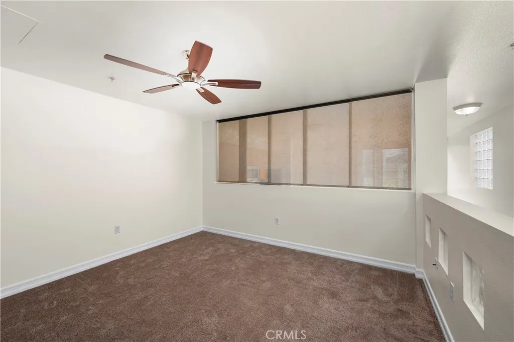 https://cdn.realtyfeed.com/cdn/127/306596523/1f7eee8b8a6693050f37d7f0cc871c21.webp