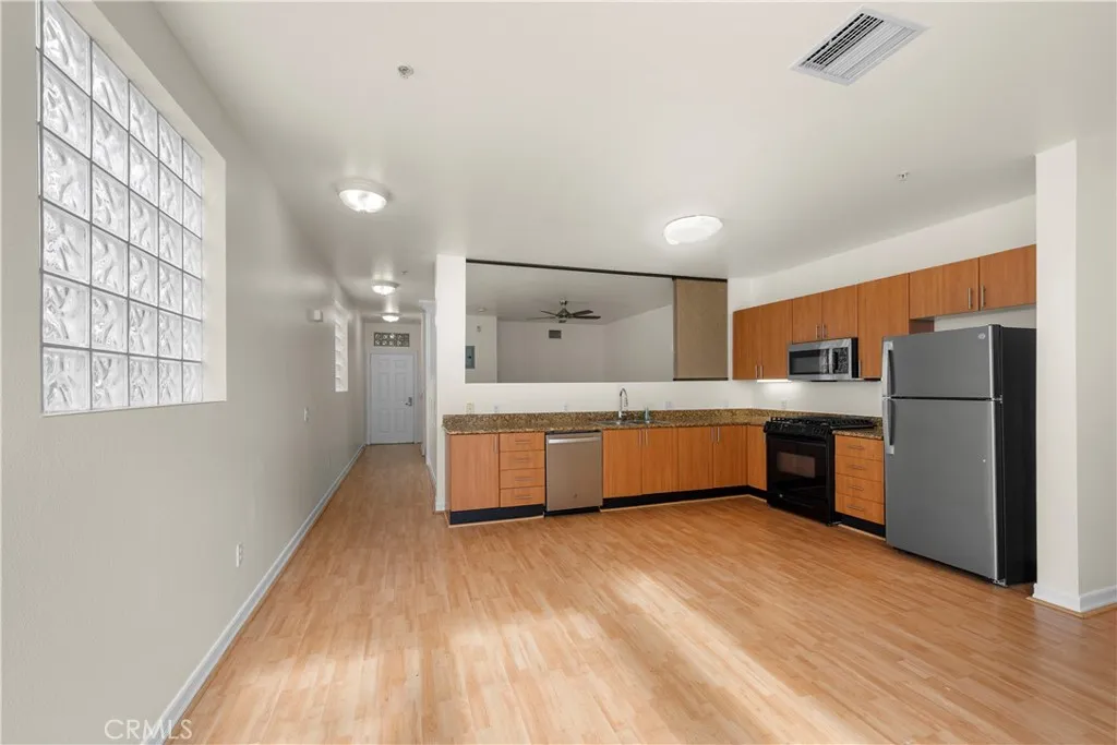 https://cdn.realtyfeed.com/cdn/127/306596523/43afeb280acb8e59ad353df47b0bf60f.webp