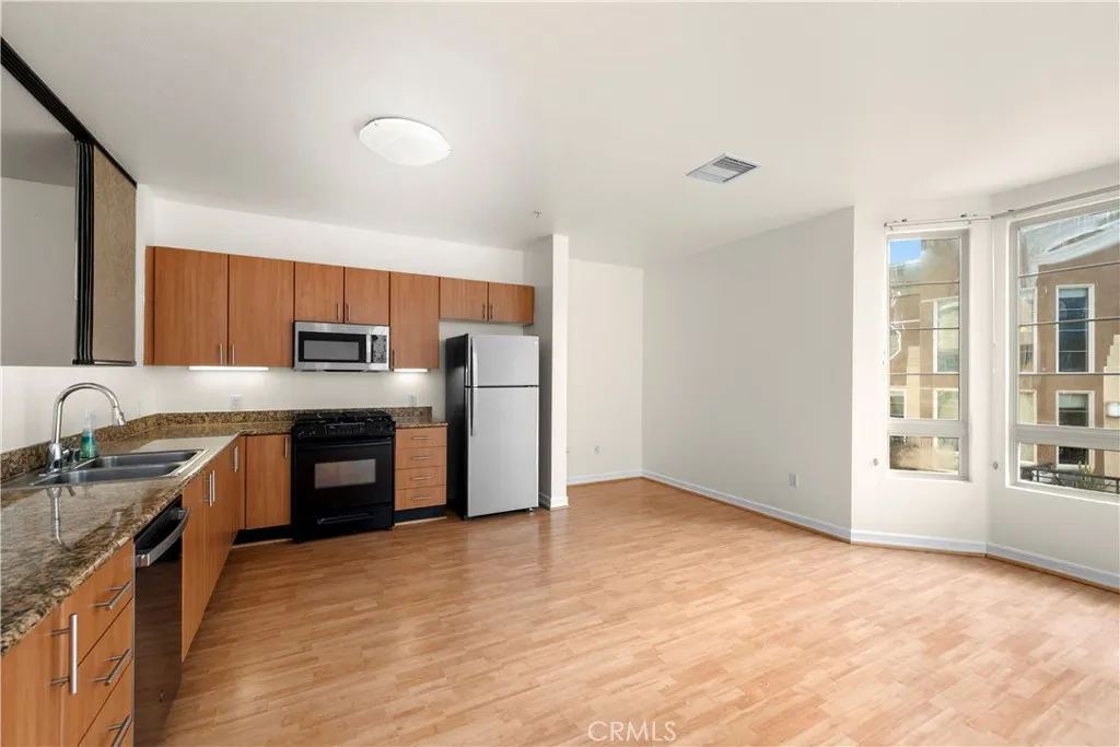 https://cdn.realtyfeed.com/cdn/127/306596523/bc0e3e07015ab3bdd0f006dd24056883.webp