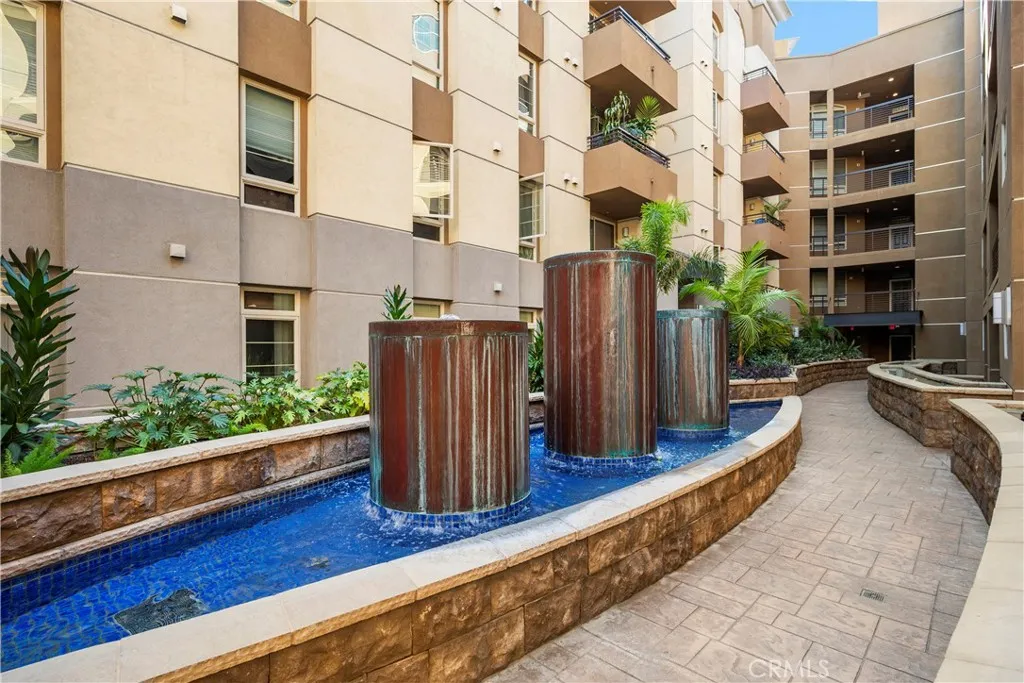 https://cdn.realtyfeed.com/cdn/127/306596523/c7d81bbc1adf60451841cb773a9e6446.webp