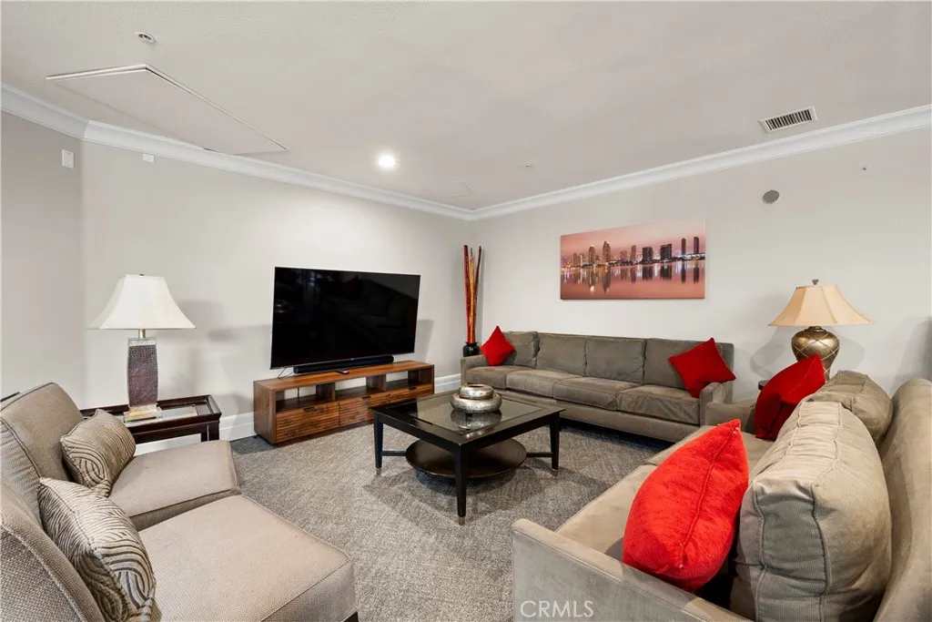https://cdn.realtyfeed.com/cdn/127/306596523/f48689f26b89f8ed238ca6c4c73b6784.webp