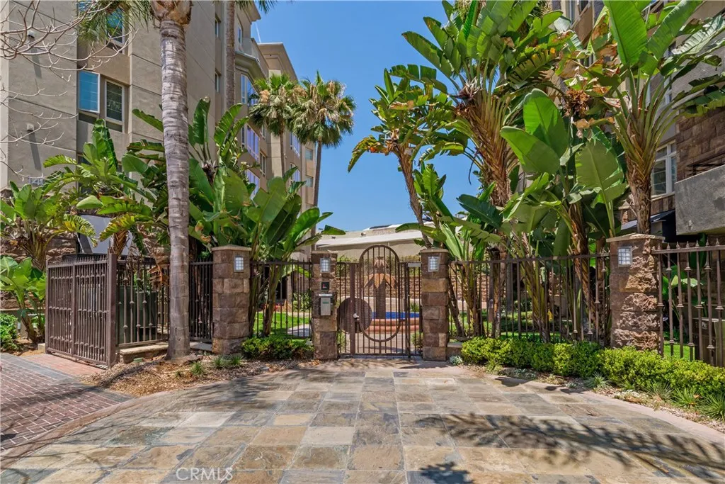 https://cdn.realtyfeed.com/cdn/127/306596523/f78b01abaea1c3fccaaee304cb24db85.webp