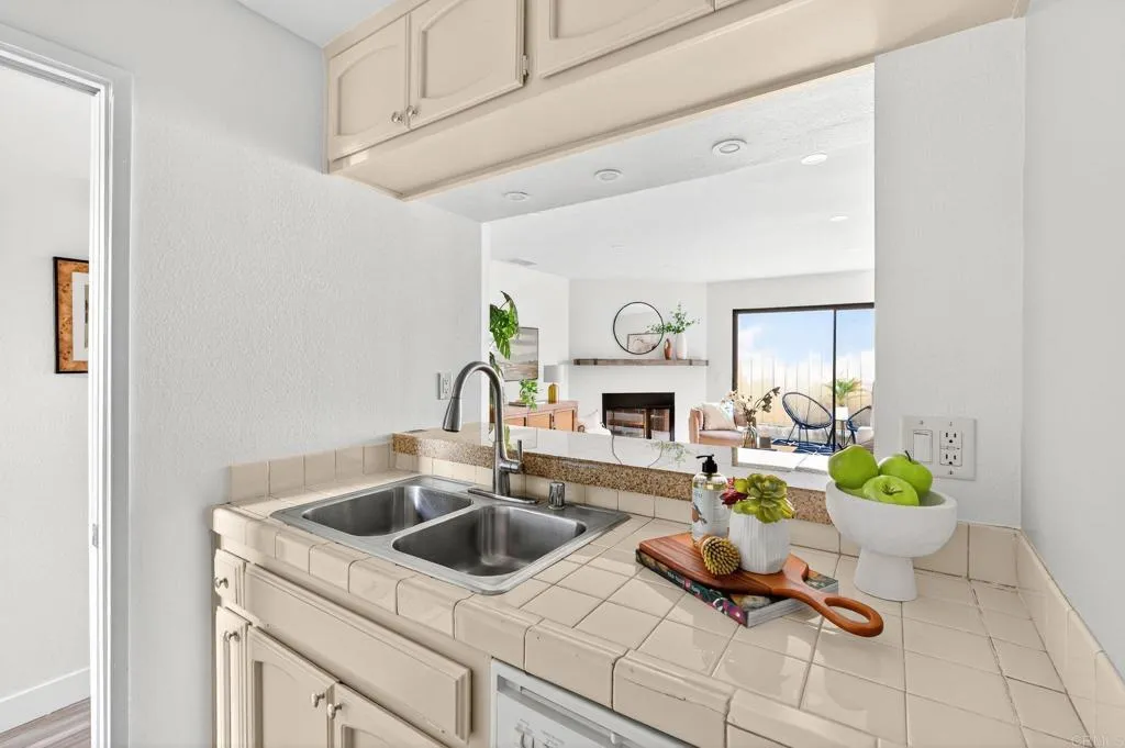 https://cdn.realtyfeed.com/cdn/127/306596537/6573c9c4511a810d279ed4177ced3eed.webp