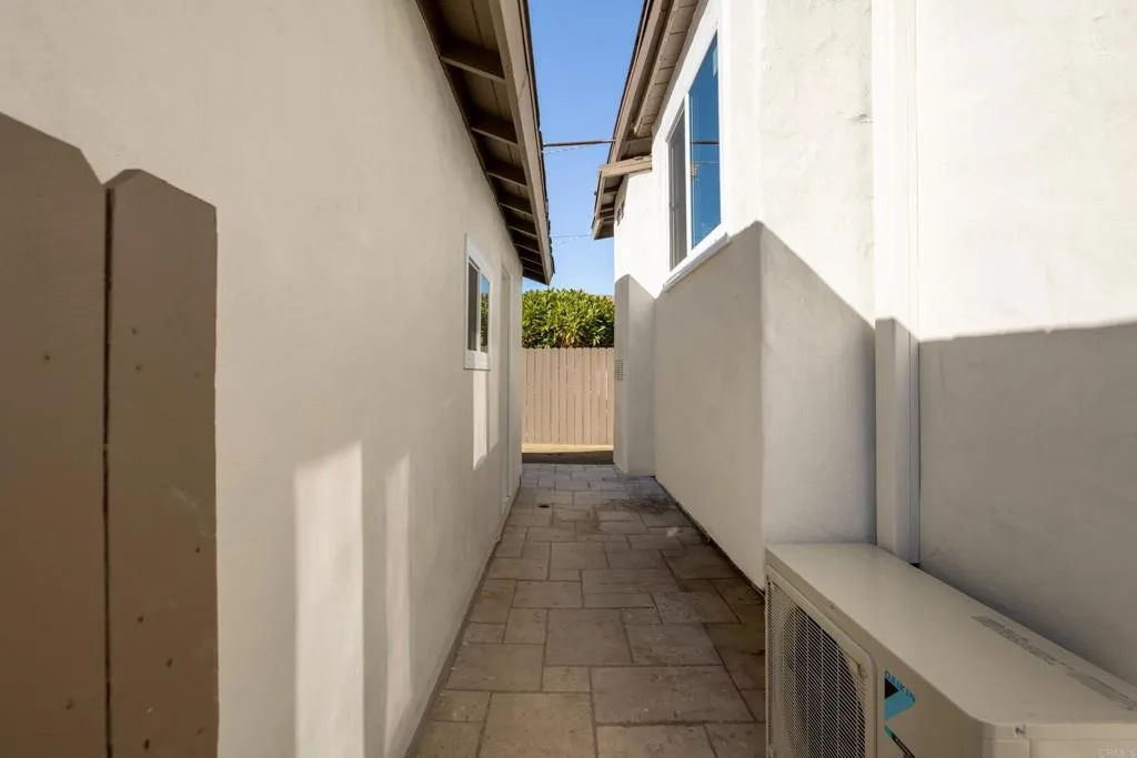 https://cdn.realtyfeed.com/cdn/127/306596652/b99bd063f73ae2a373c97e7a86a84236.webp
