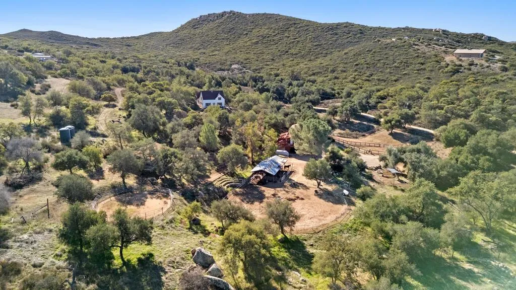 https://cdn.realtyfeed.com/cdn/127/306596659/16e9148653db50d2bb6c4aefc11a279d.webp