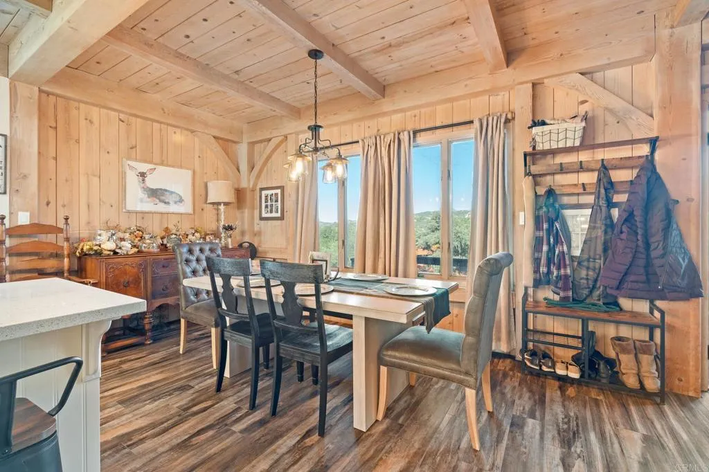 https://cdn.realtyfeed.com/cdn/127/306596659/1b4f1d56d0c3a53520984bf189306fa1.webp