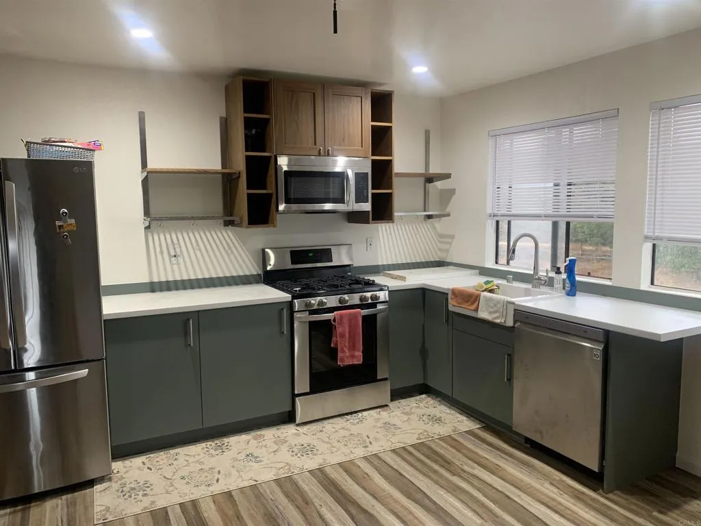 https://cdn.realtyfeed.com/cdn/127/306596659/1e640a400a4722415b3e58e8b7d5b8df.webp