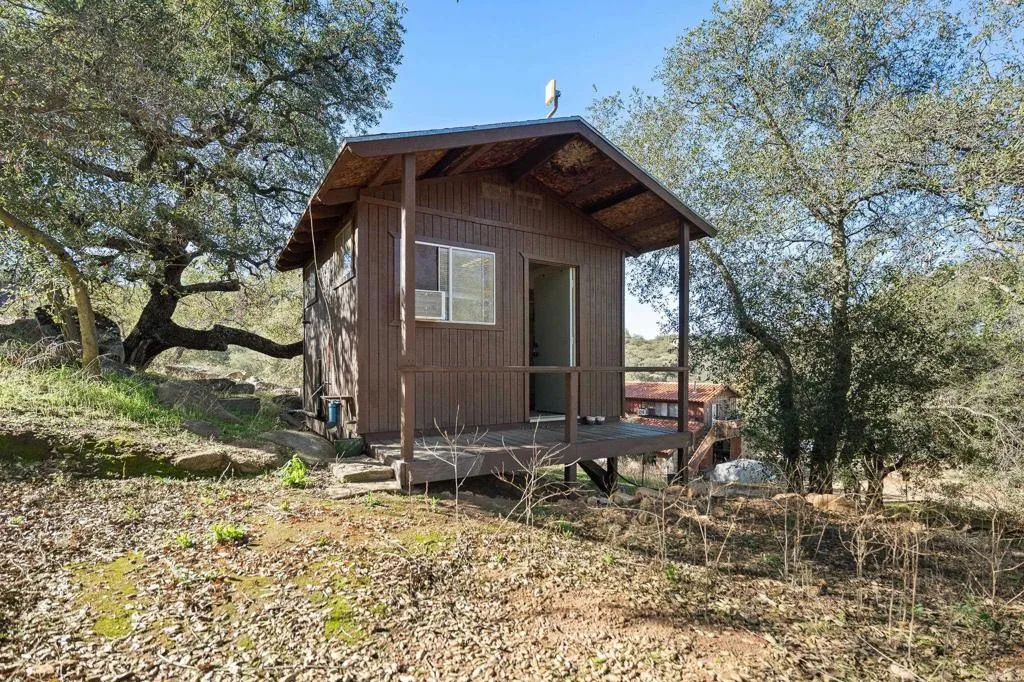 https://cdn.realtyfeed.com/cdn/127/306596659/53c6f8013f0fdcdff4dea73c16659776.webp