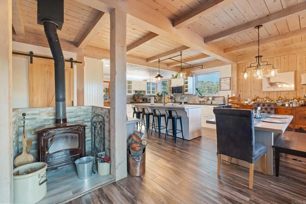 https://cdn.realtyfeed.com/cdn/127/306596659/9fe1f84474c3a59f0f9153bc6746f9ce.webp