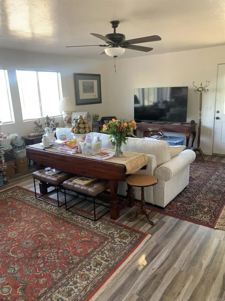https://cdn.realtyfeed.com/cdn/127/306596659/b3380c7afe09189ccb93e555755d936d.webp