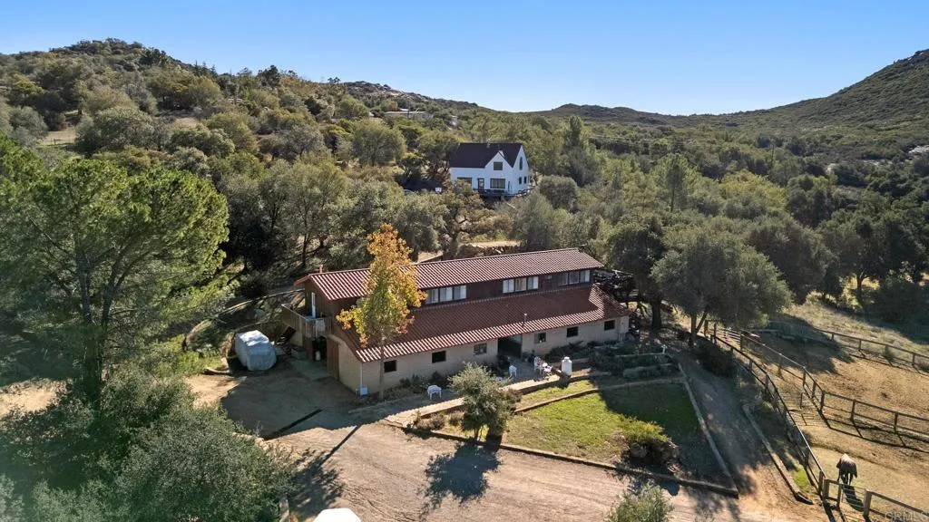 https://cdn.realtyfeed.com/cdn/127/306596659/ef49bd2ce37a39de6c23ec927e558095.webp