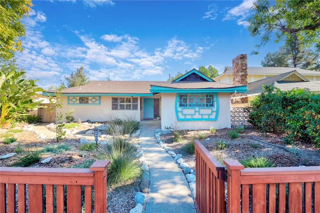 Sherman Oaks, CA 91401