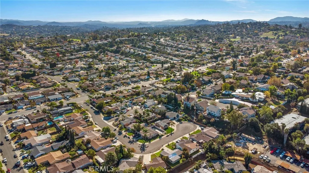 https://cdn.realtyfeed.com/cdn/127/306596698/d87b142572b3bdd70ab2892729c3a3c0.webp